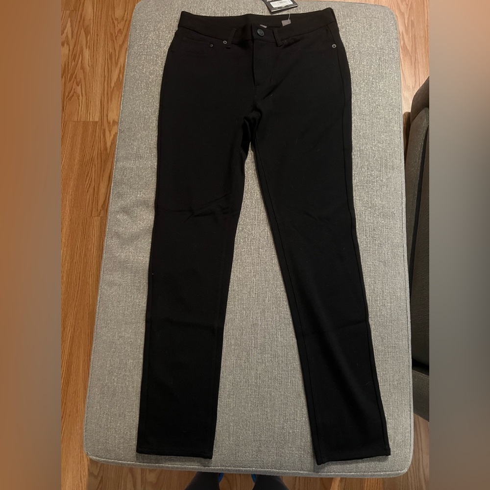 Eddie Bauer Woman’s Black Jeggings (Jean Look)
